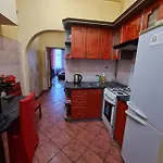 شقة на шептицьких *